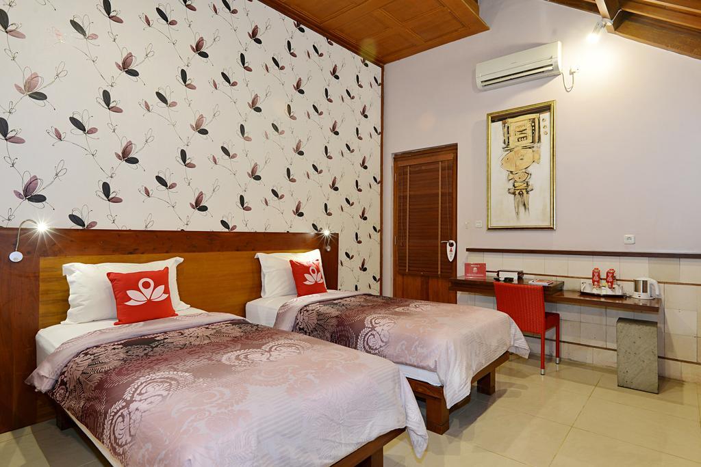 Zen Premium Tegal Panggung Danurejan Hotel Yogyakarta Exterior photo