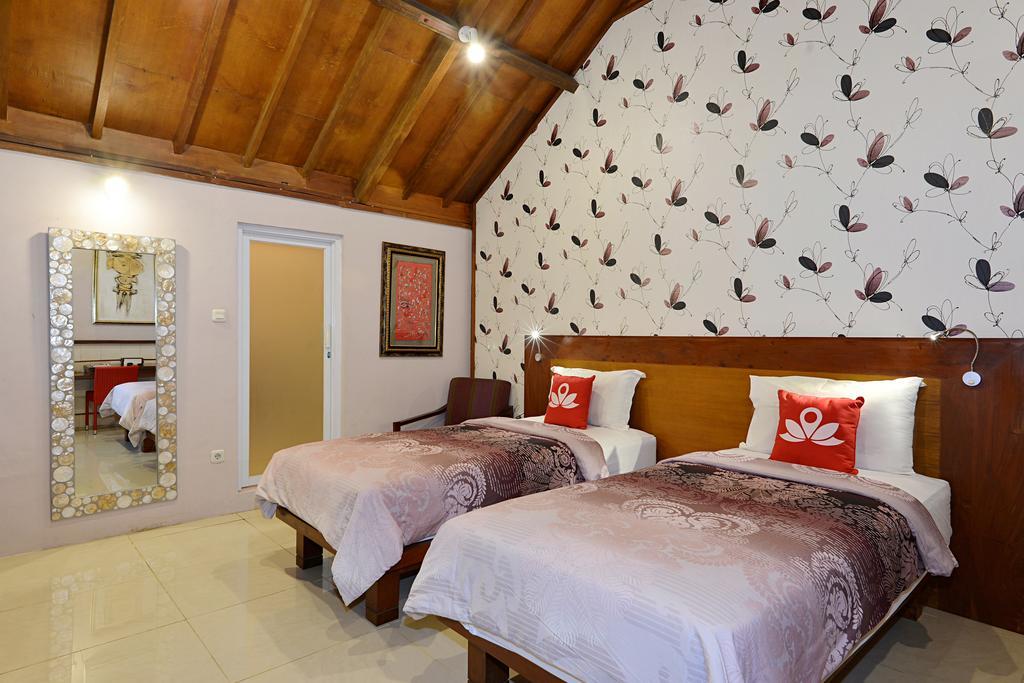 Zen Premium Tegal Panggung Danurejan Hotel Yogyakarta Exterior photo